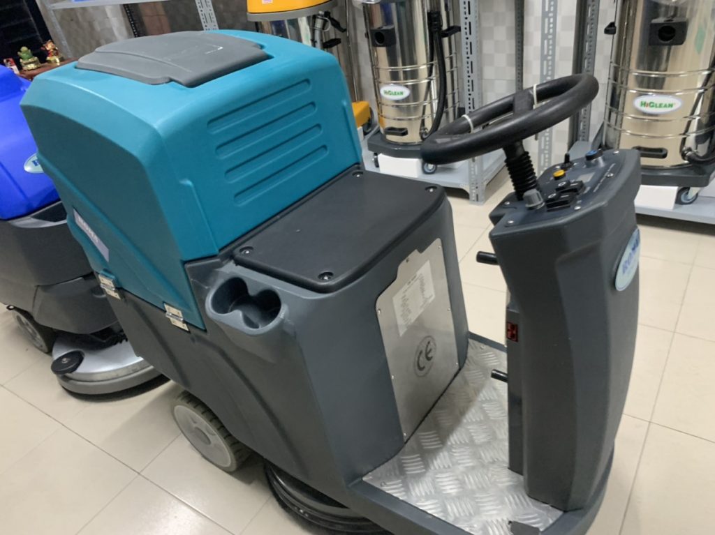 Máy Chà Sàn Liên Hợp Ngồi Lái Roma RM560